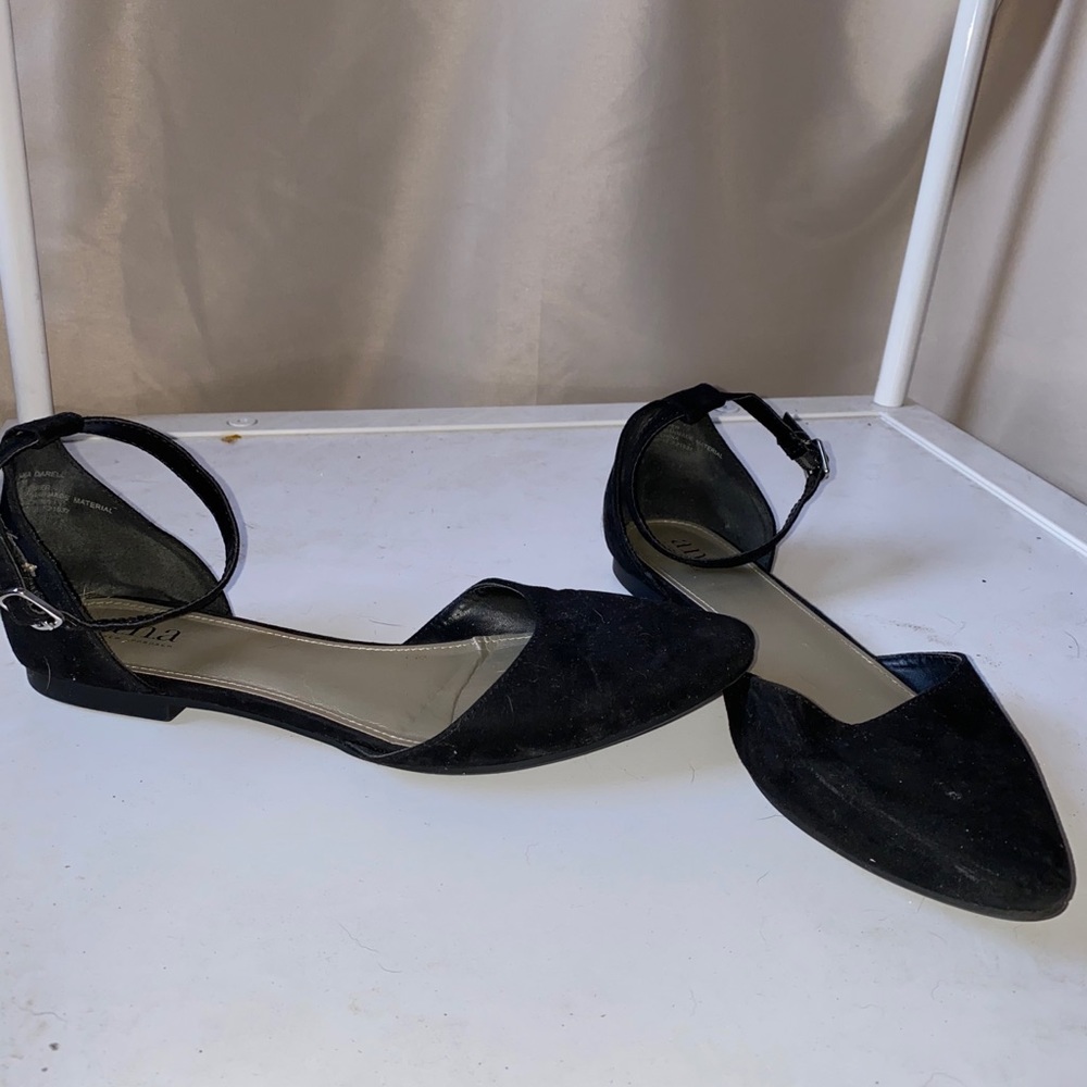Black flats - Picture 2 of 3